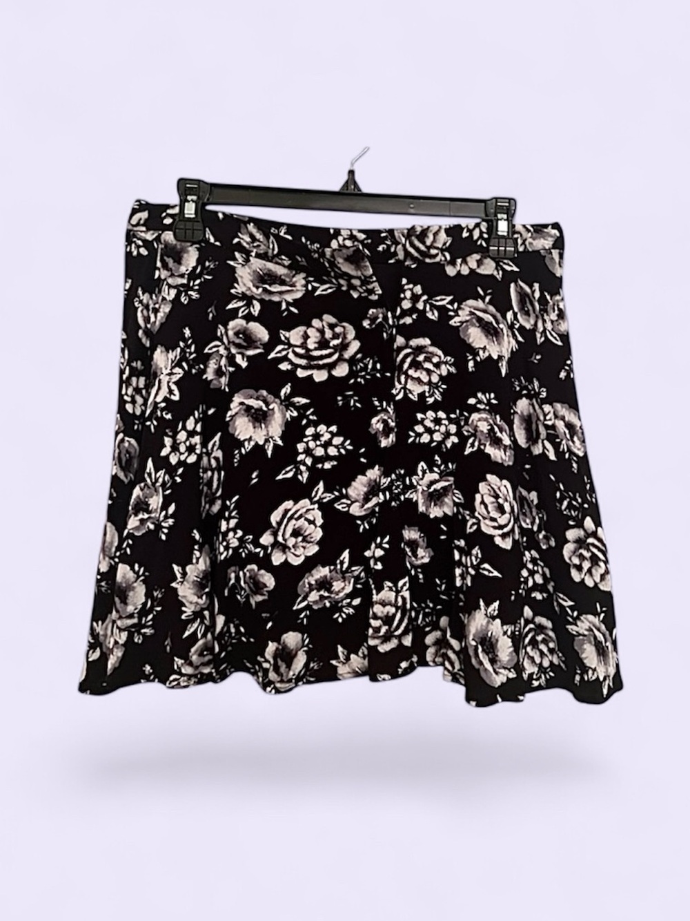 Forever 21 Black White Rose Floral Skater/Mini Skirt Large L - Picture 5 of 10